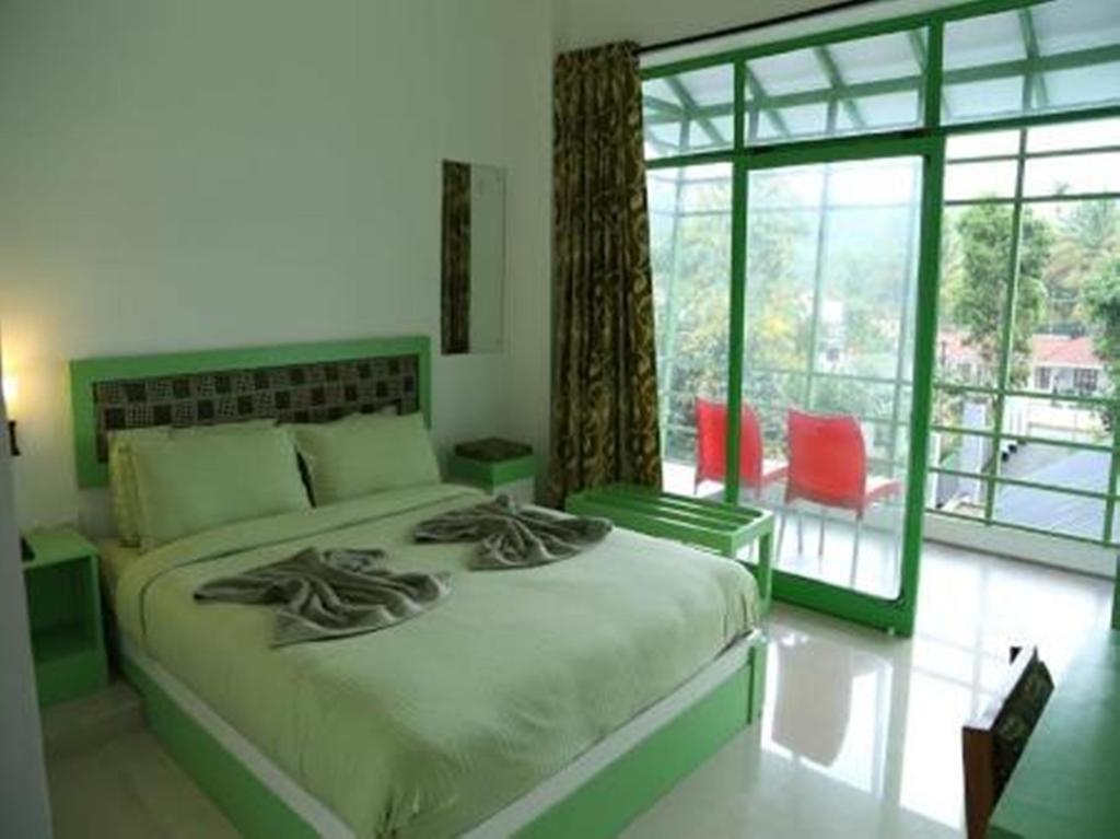 Thekkady Spice Valley Holiday Hotel Eksteriør billede